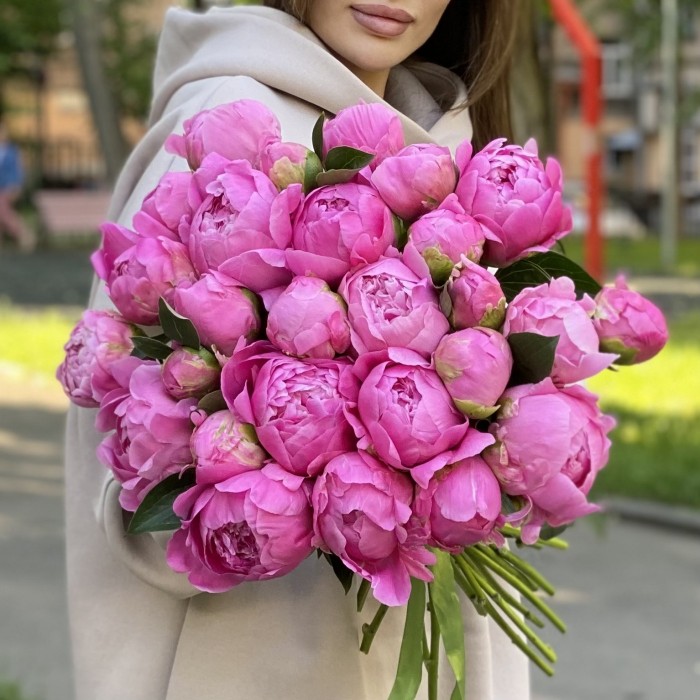 Пионы ярко-розовые Флеминг